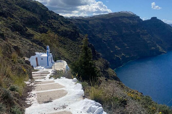 Santorini: Sunset Walking Tour in Caldera With Tasting