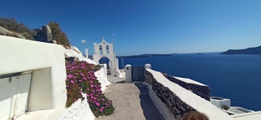 Santorini Unveiled: 4-Hour Discovery
