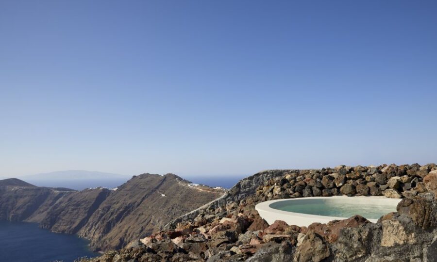 Santorini: Volcanic Hot-Tub Experience With Caldera Views