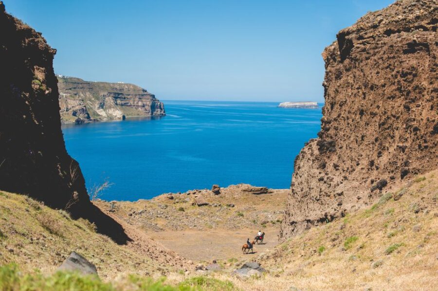 Santorini:Horse Riding Experience at Sunset on the Caldera