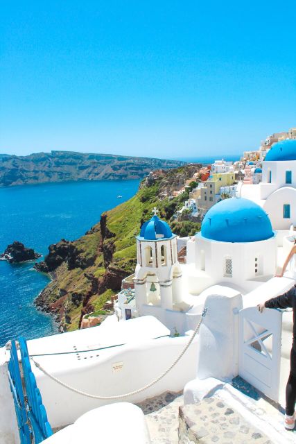Santorinis Story: Insta and TikTok Experiences