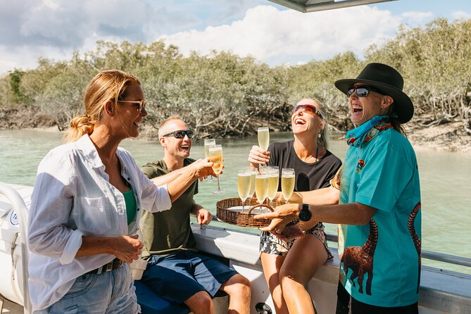 SCENIC AND PREHISTORIC CRUISE – Sparkling Wine & Gourmet Platters
