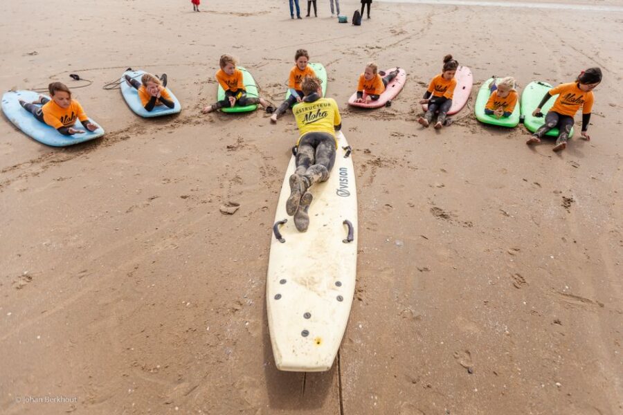 Scheveningen Beach: 1,5-Hour Surf Experience for Kids - Experience Overview