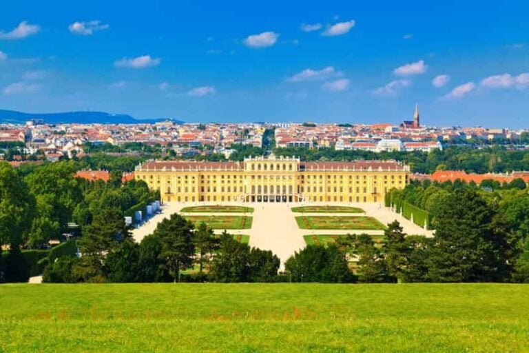 Schonbrunn Palace & Garden Tour With Hotel Pick up in Vienna