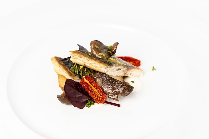 Seafood Lunch With Wine Tasting & Tour on a Golf Cart