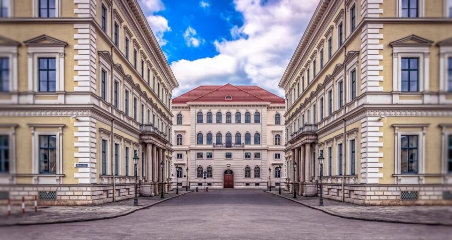 Secrets of Munich, Self-Guided Interactive Discovery Game