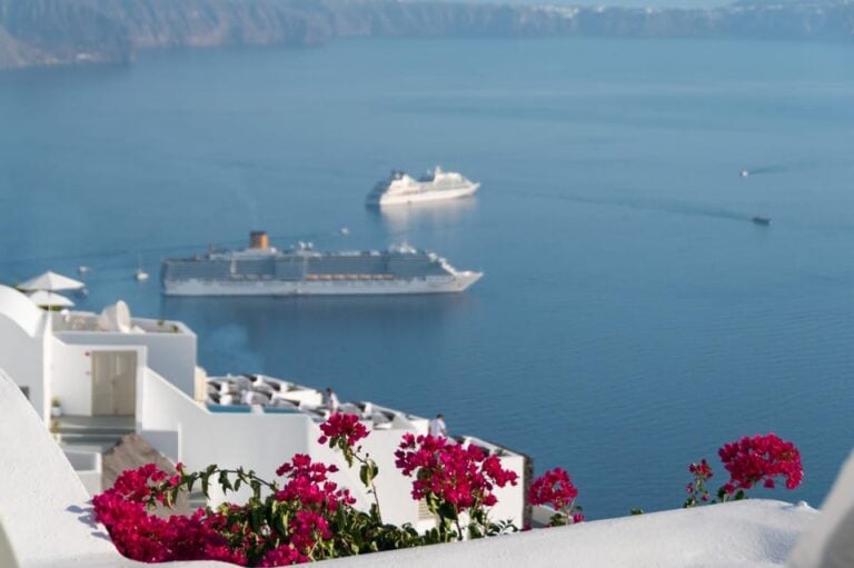 See All of Santorini in 6 Hours With Photo Stops