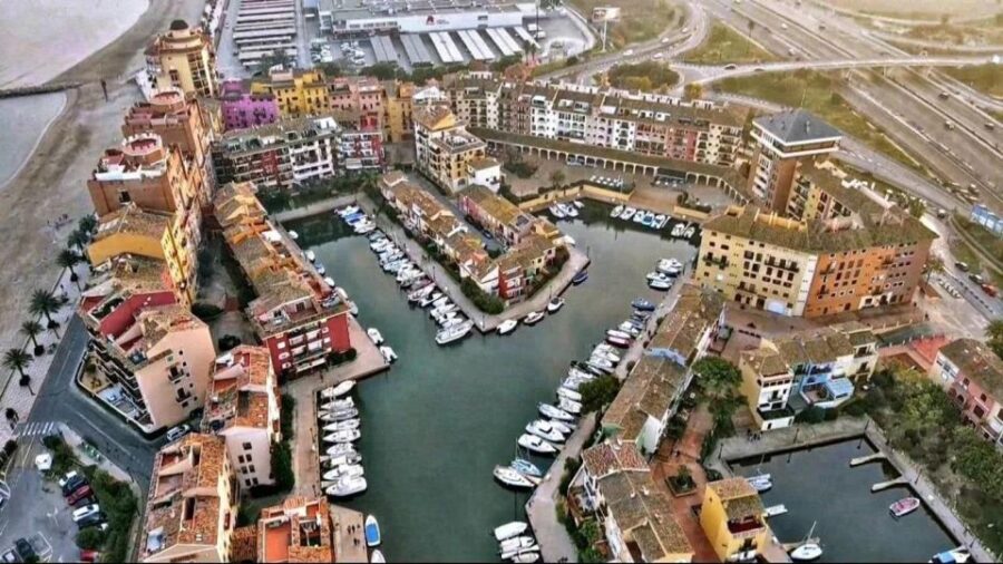 See Port Saplaya + City of Arts and Sciences on a Bike Tour