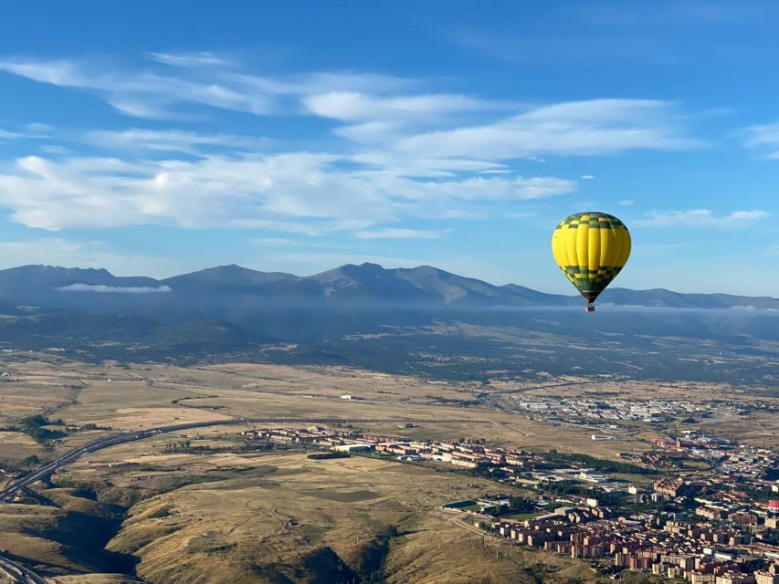 Segovia: Hot Air Balloon Ride With Picnic and Activity Video