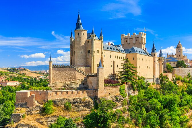 Segovia Tour With Guided Walking Tour Included - Tour Details Overview