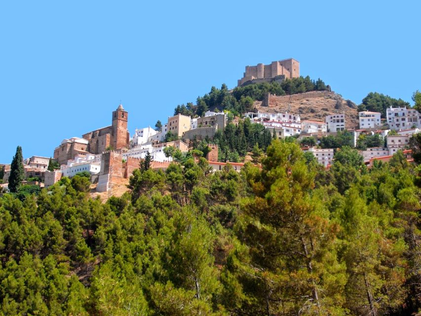 Segura De La Sierra: Highlights Walking Tour