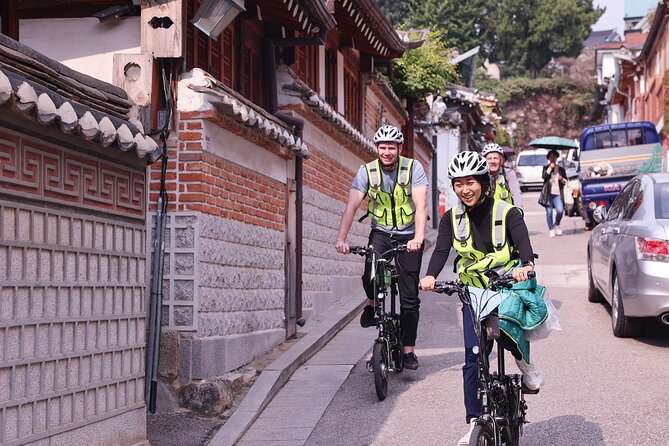 Seoul Afternoon E-Bike Tour
