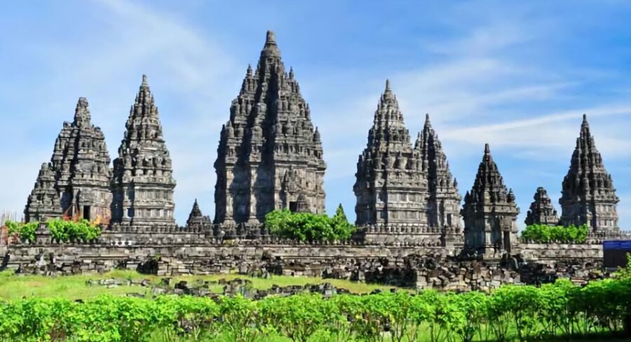 Setumbu Sunrise Borobudur, and Prambanan, With Lunch Option