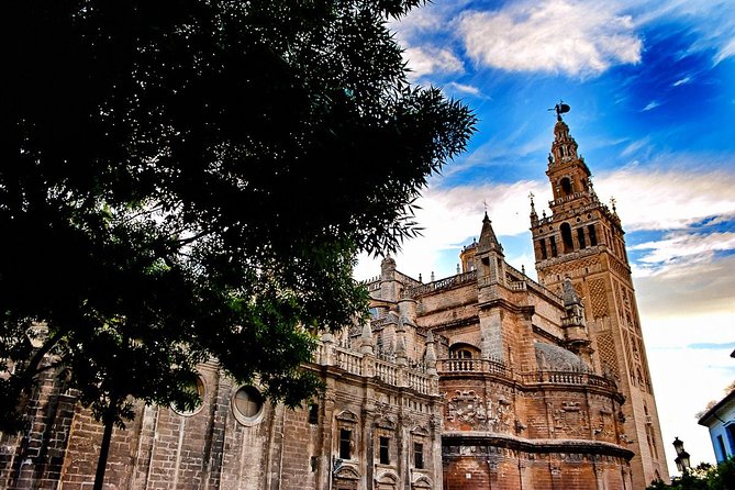 Sevilla Half-Day Tour With Alcazar & Cathedral (Skip-The-Line) - Exploring the Royal Alcázar