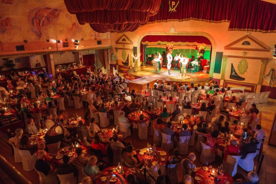 Seville: 3-Hour Flamenco Show and Bus Tour at Night