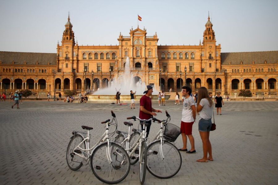 Seville: 3-Hour Sunset Bike Tour