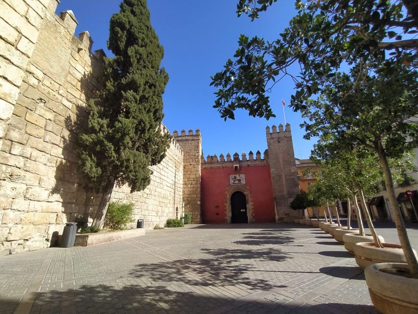 Seville: City Highlights Private Walking Tour