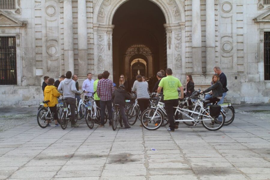Seville: Historic Center Bike Tour