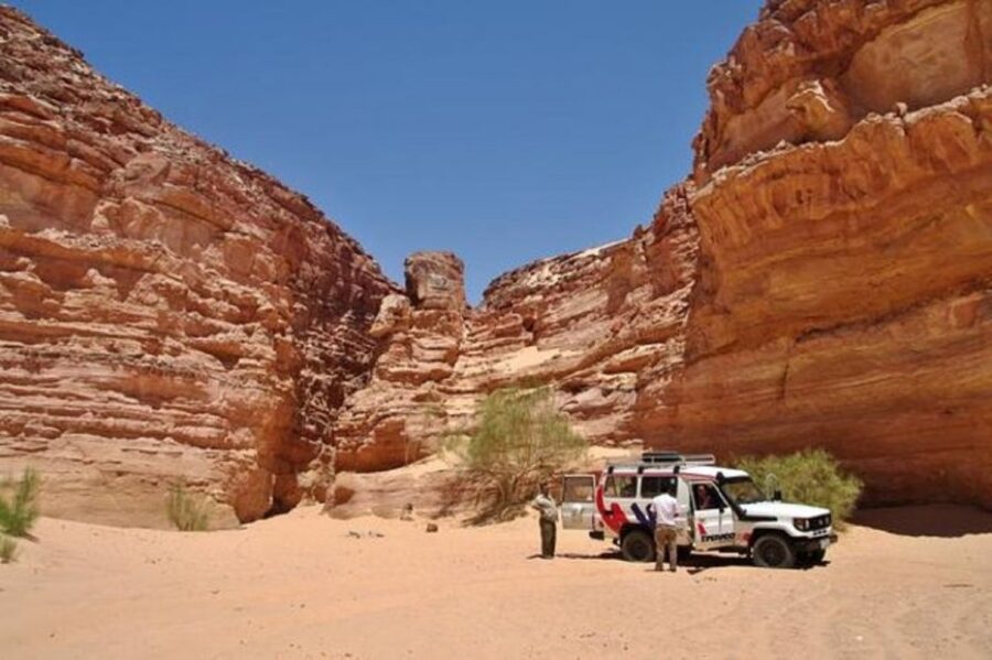 Sharm El-Sheik: Dahab, Red Canyon, and Abu Galum Day Tour