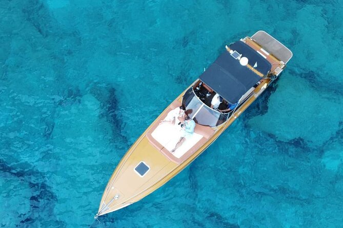 Shipwreck and Blue Caves Yacht Tour