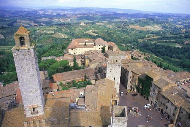 Siena, San Gimignano and Chianti Wine Small Group From Lucca