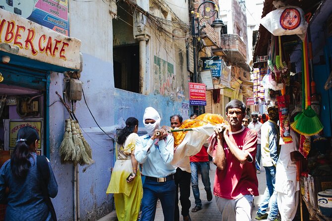 Single Walking Tour. Local Culture, Religion, Traditions and More. Daily Tour - Tour Overview
