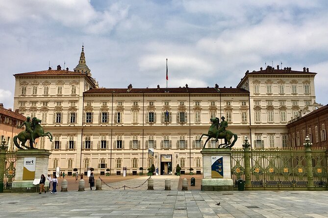 Small-group Royal Palace Skip-the-line Tour