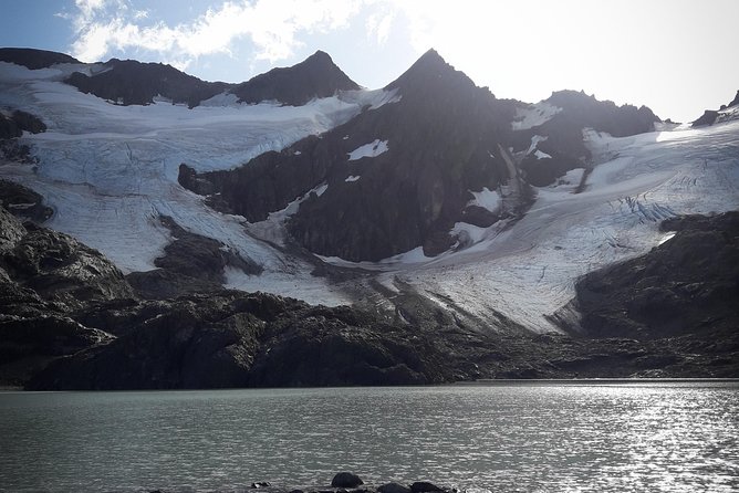 Small Group Trekking to Vinciguerra Glacier and Témpanos Lagoon - Guided Trekking Experience