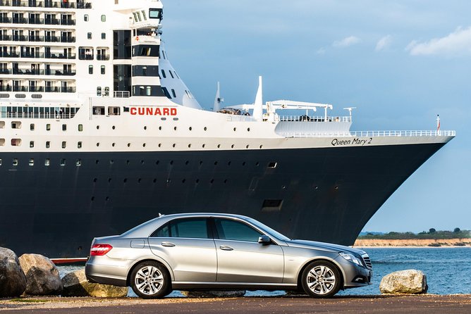 Southampton to Heathrow via Attraction of Your Choice (Stonehenge, Windsor Etc)