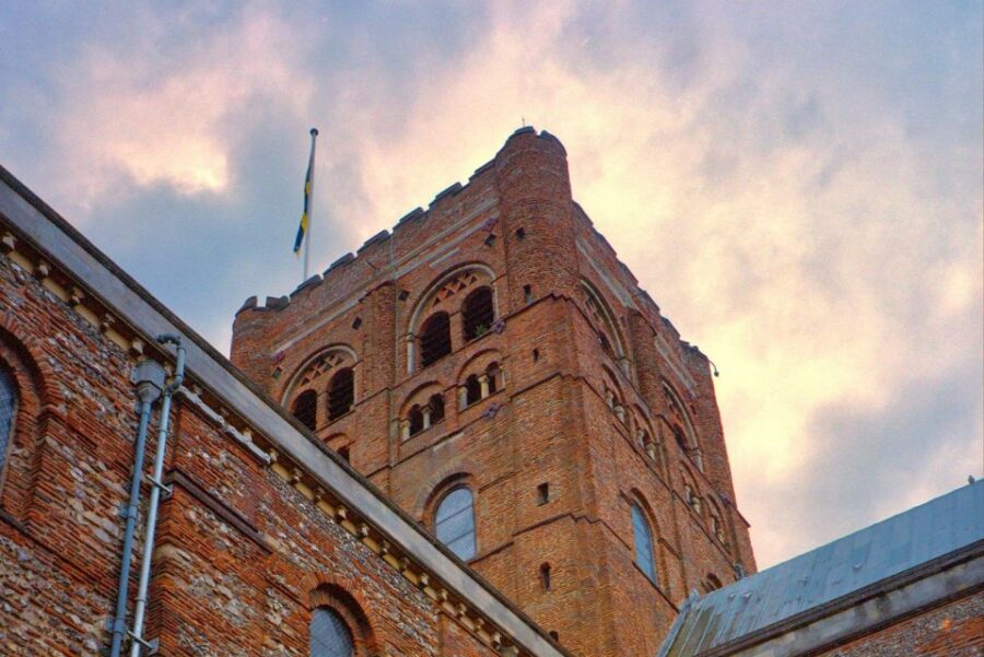 St Albans: Fun Puzzle Treasure Hunt to a Pub!