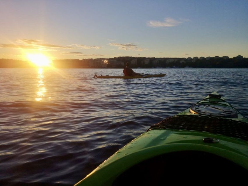 Stockholm: Sunset Kayak Tour in the City + Swedish Fika