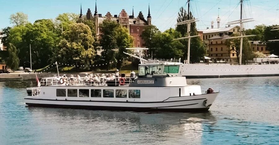 Stockholm: Walking Tour & Archipelago Boat Tour