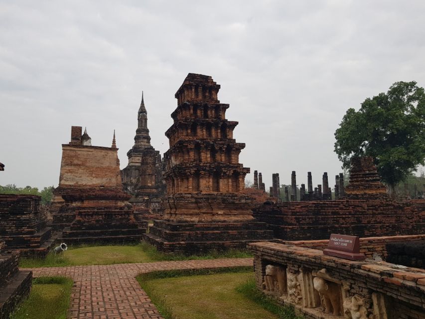 Sukhothai: Full-Day Historical Park Cycling Tour With Lunch