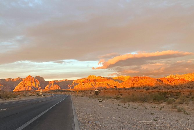 Sunrise Red Rock Canyon Self-Guided Electric Bike Tour With Hotel Pick-Up - Overview of Red Rock Canyon