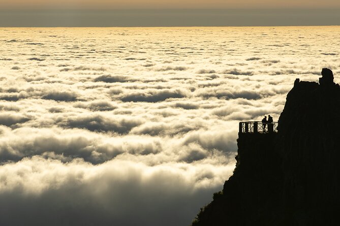 Sunrise Self-Guided Hike From Pico Do Arieiro to Pico Ruivo - Overview of the Self-Guided Hike