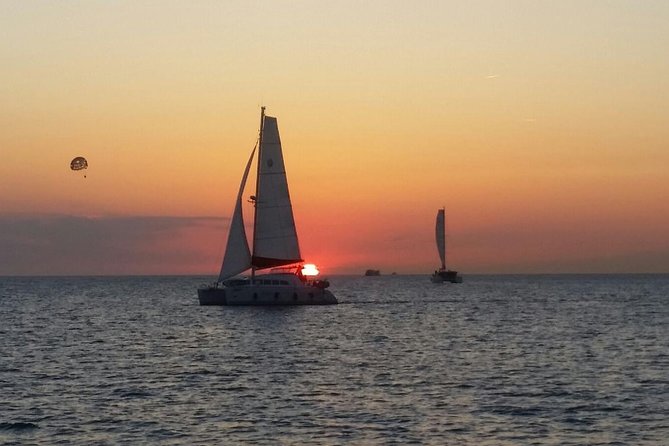 Sunset Catamaran Expedition in Front of Cafe Mambo