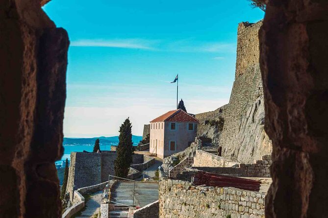 Sunset Klis Fortress Tour From Split With Sightseeing Bus - Meeting and Accessibility Information
