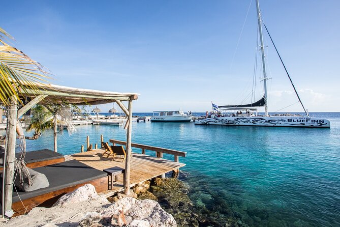 Sunset Sailing Cruise With Premium Drinks and Bites