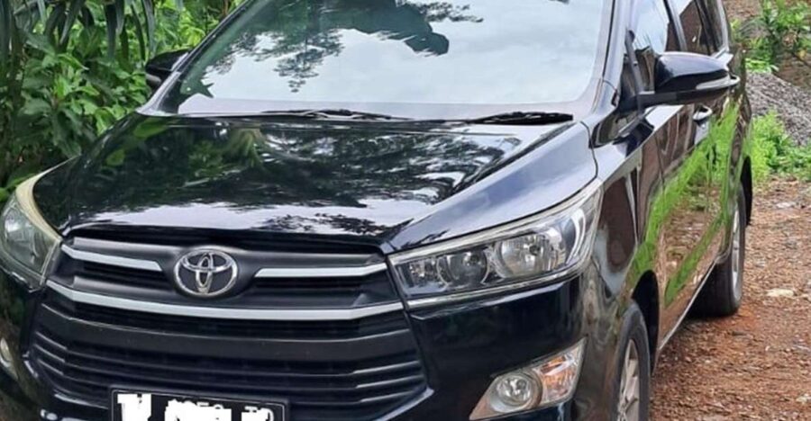Surabaya: Private Car Charter With Professional Driver