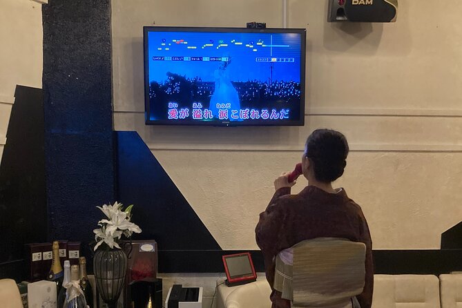 Sushi and Karaoke Experience in Japan