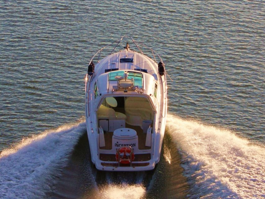 Sydney: 4-Hour Private Harbour Cruise & Opera House Views