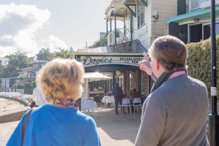 Sydney Harbour: Luxury Multi-Stop Progressive Lunch Cruise