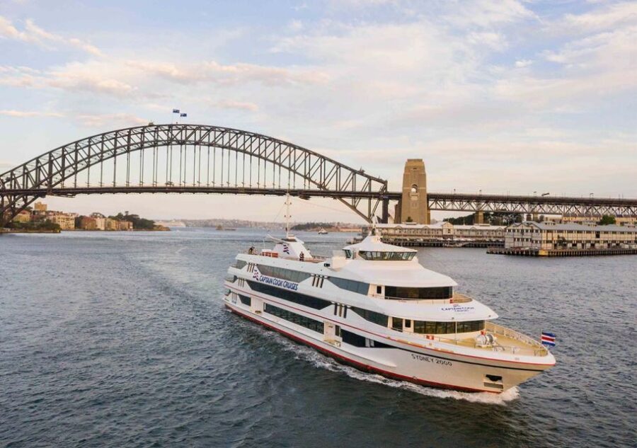 Sydney: Sydney Harbour Cocktail Cruise & Charcuterie Board