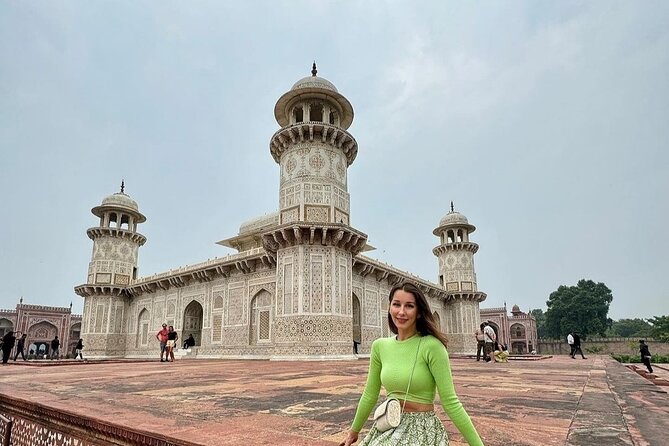 Taj Mahal, Agra Fort & Baby Taj Tour With Local Guide by Car