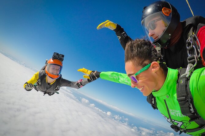 Tandem Skydiving 15,000ft – W/ Shuttle From Faro