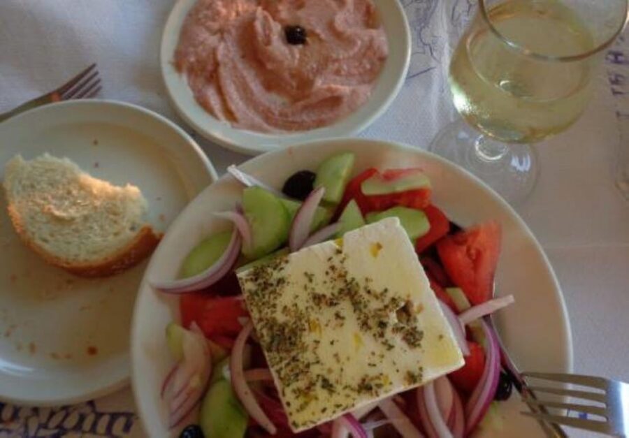 Tasting/Discovery of Cretan Grape Varieties by the Seaside!