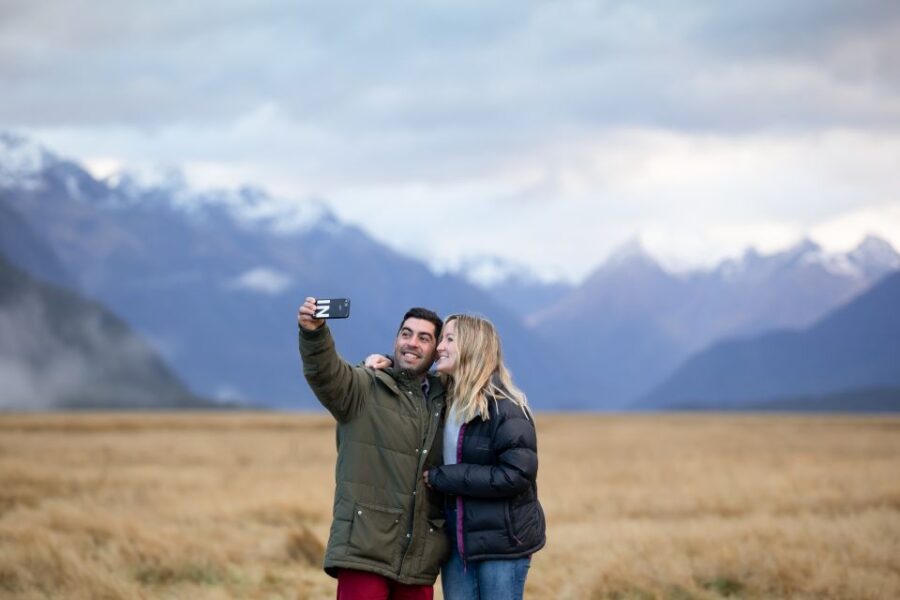 Te Anau: Full-Day National Park Tour With Cruise and Lunch