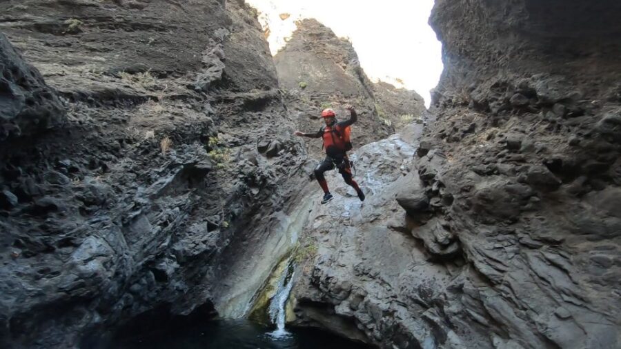 Tenerife: Guided Canyoning Experience
