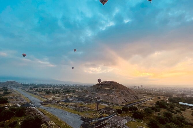 Teotihuacan Private Tour & Shared Hot Balloon Flight