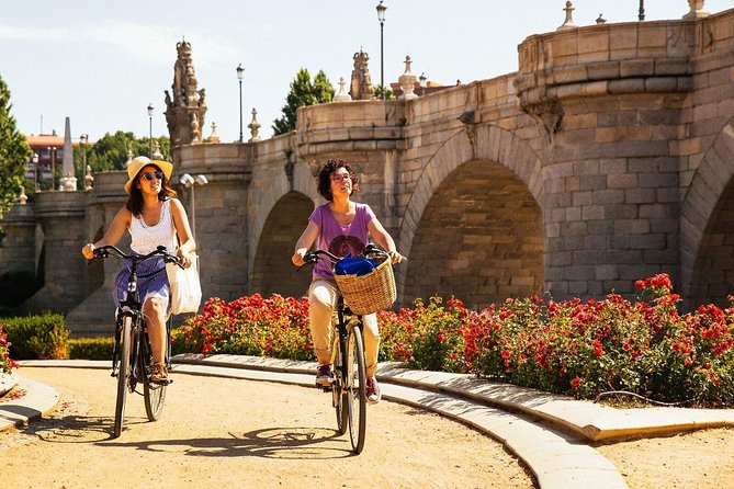 The Beauty of Madrid by Bike: Private Tour